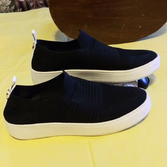 Steve Madden Slip On Youth Sneakers - Picture 5 of 8